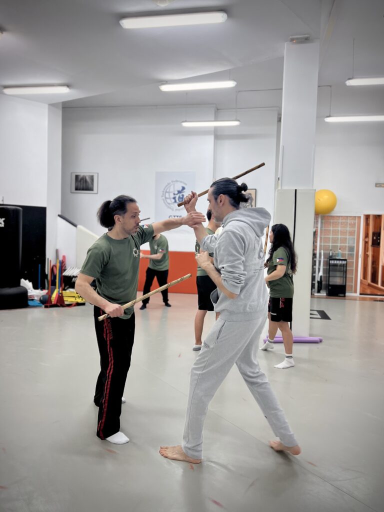 kali-filipino-en-barcelona-clases-poblenou-y-el-clot