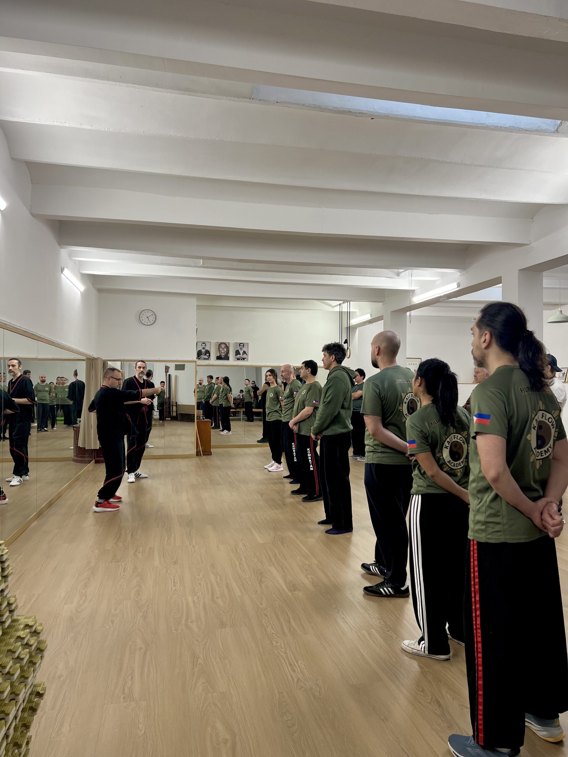 Entrenamiento de Wing Tsun en Barcelona durante seminario de artes marciales