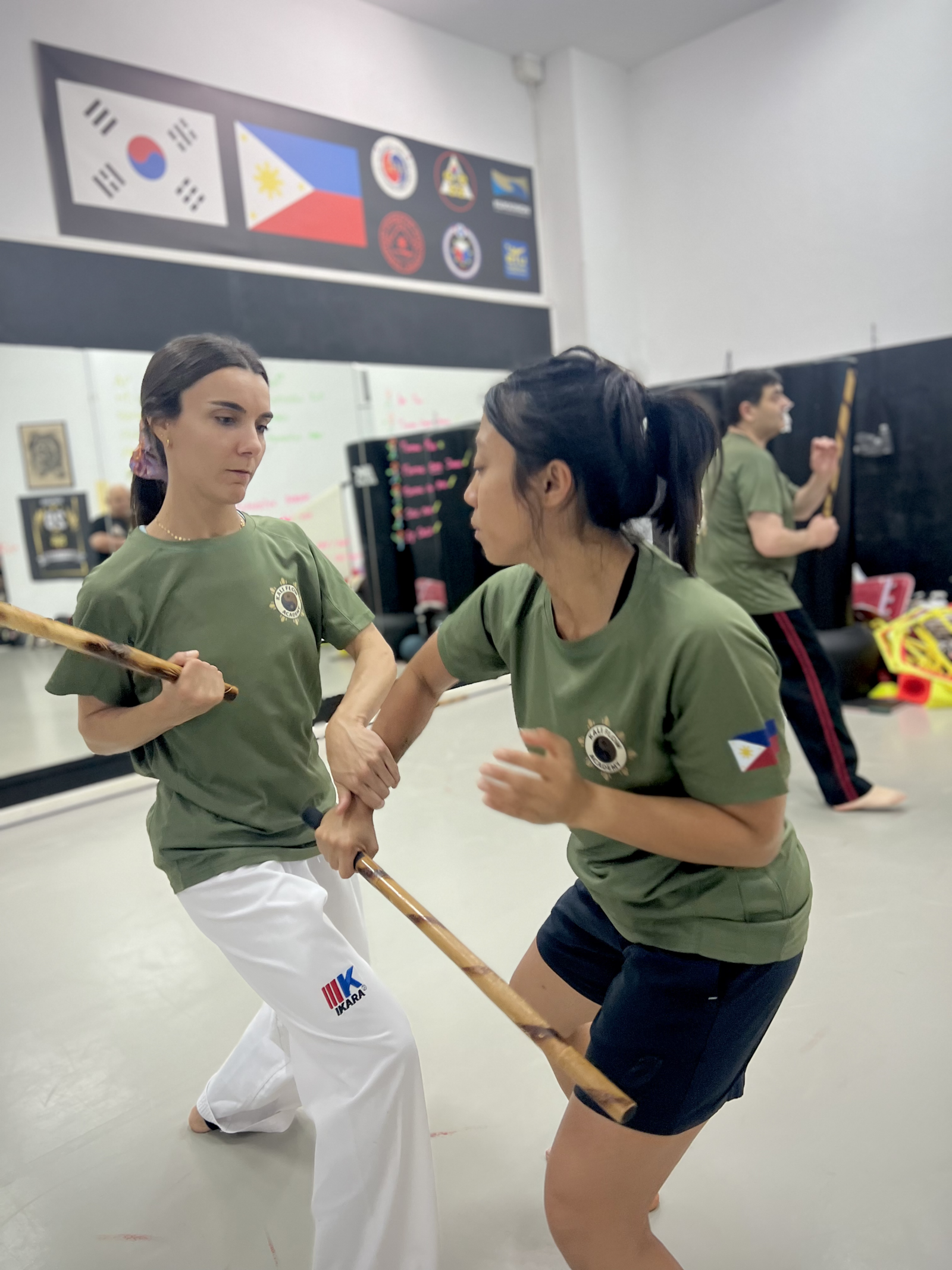 Clase mixta de Kali Filipino y defensa personal en Barcelona